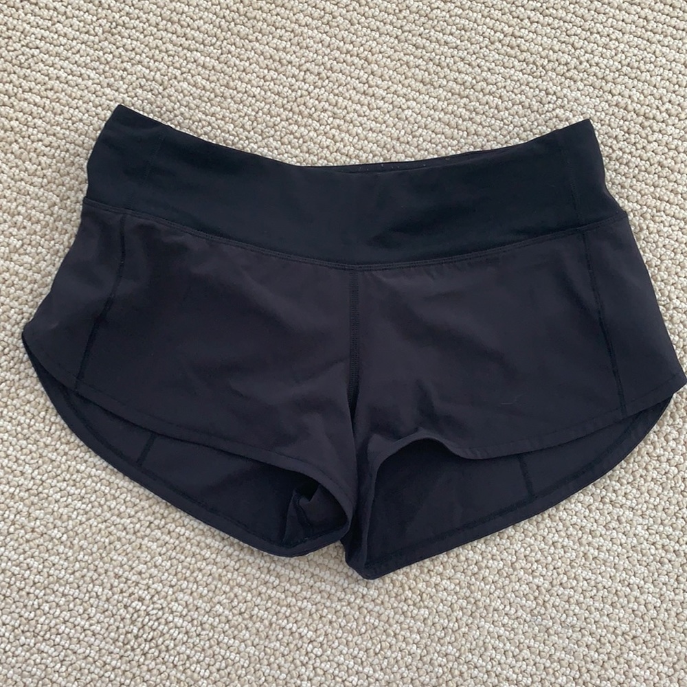 Lululemon black speed up shorts 2.5 inch size 4